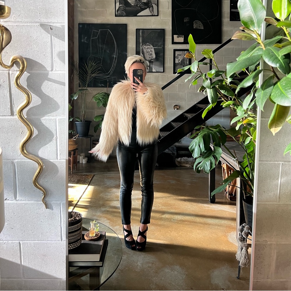 Cropped faux fur cream coloured jacket